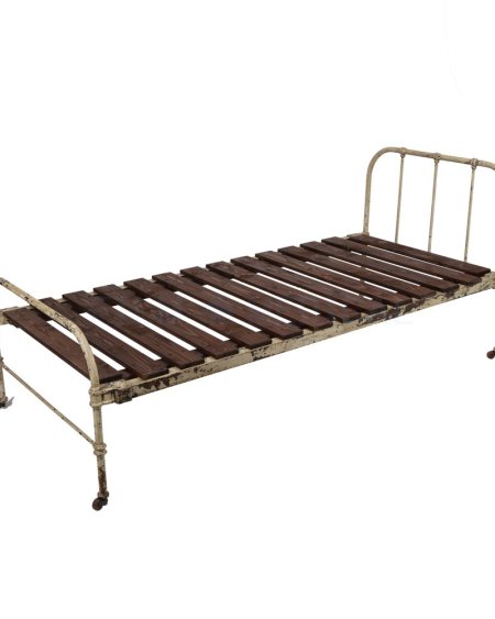 Cream Rusted Bed Indent Detail